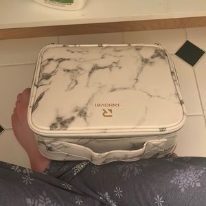 Travel makeup case